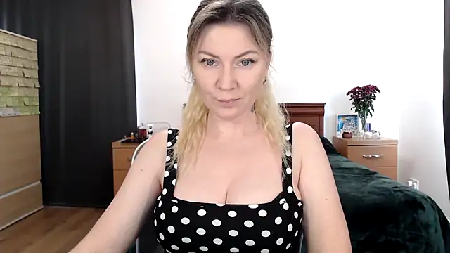 Snapshot of ParadiseAlina chatting on 17, 11, 2025 ParadiseAlina online show from 17, 11, 2025