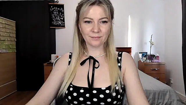 ParadiseAlina online show from 23, 4, 2026