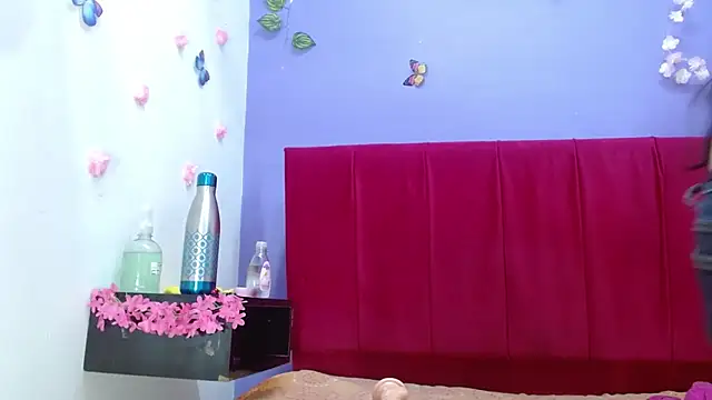 andrealopezcm101 online show from 27, 10, 2025