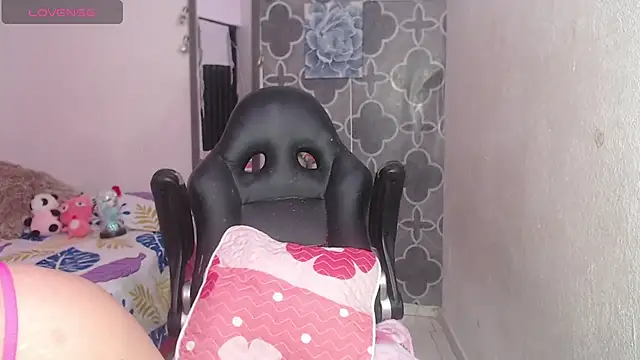Snapshot of karamirror_ chatting on 13, 6, 2026 karamirror online show from 13, 6, 2026