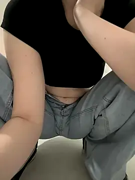 Cumonmme online show from 8, 10, 2025