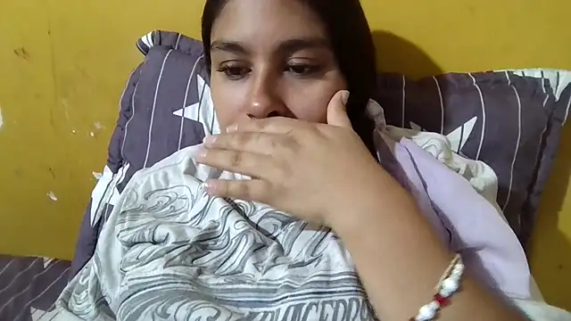 Snapshot of zairabreze chatting on 6, 10, 2025 zairabreze online show from 6, 10, 2025