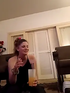 Snapshot of Marizoka chatting on 5, 12, 2025 Marizoka online show from 5, 12, 2025