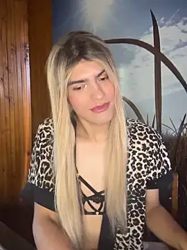 Snapshot of Samantha_loch chatting on 10, 6, 2026 Samantha loch online show from 10, 6, 2026