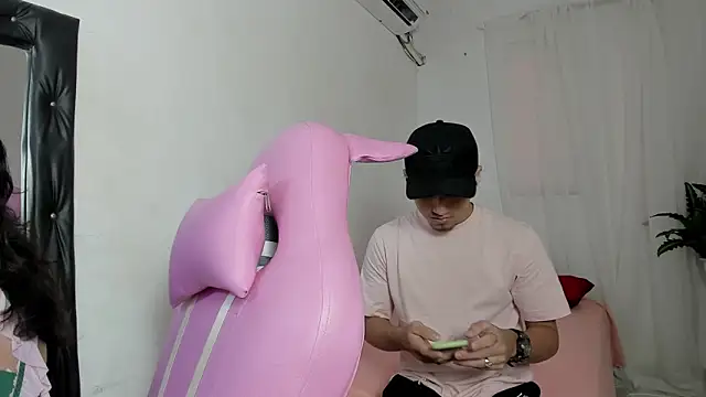 Snapshot of Laura_and_Kevin chatting on 13, 1, 2026 Laura and Kevin online show from 13, 1, 2026