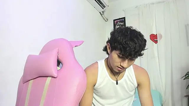 Snapshot of Laura_and_Kevin chatting on 12, 2, 2026 Laura and Kevin online show from 12, 2, 2026