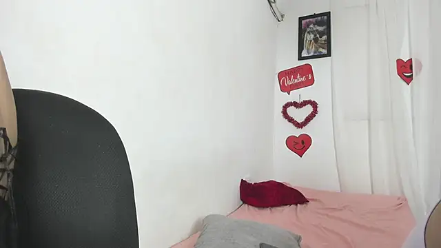 Snapshot of Laura_and_Kevin chatting on 19, 2, 2026 Laura and Kevin online show from 19, 2, 2026