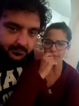 CasalTopaTudo online show from 10, 9, 2025