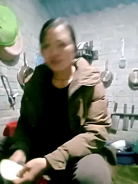 ngan-cute online show from 4, 12, 2025