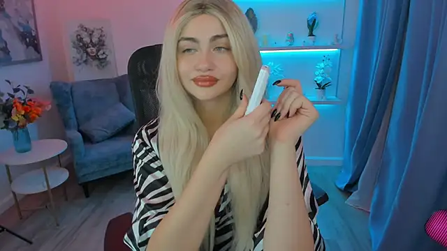 LeslieMineg online show from 11, 11, 2025