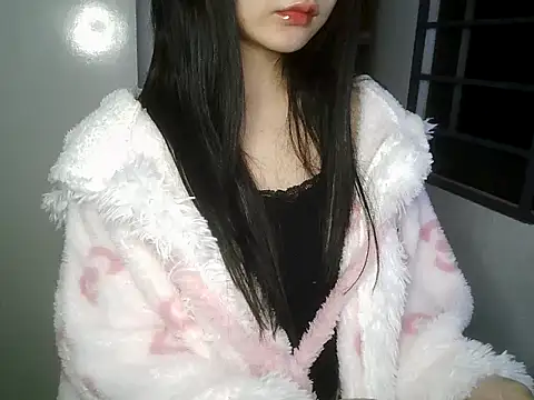 Snapshot of Annabelle-e chatting on 18, 11, 2025 Annabelle-e online show from 18, 11, 2025