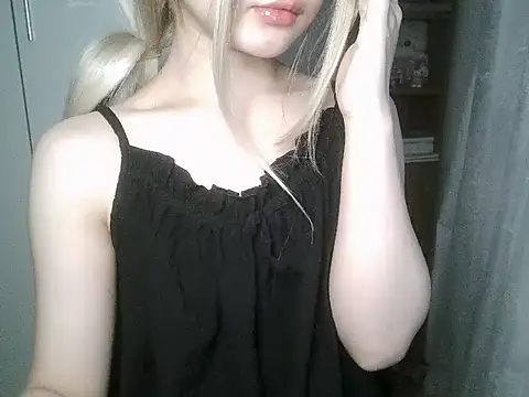 Snapshot of Annabelle-e chatting on 12, 3, 2026 Annabelle-e online show from 12, 3, 2026