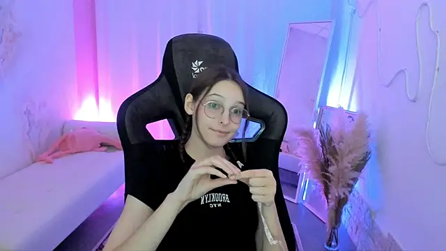 JenniferKiim online show from 5, 1, 2026