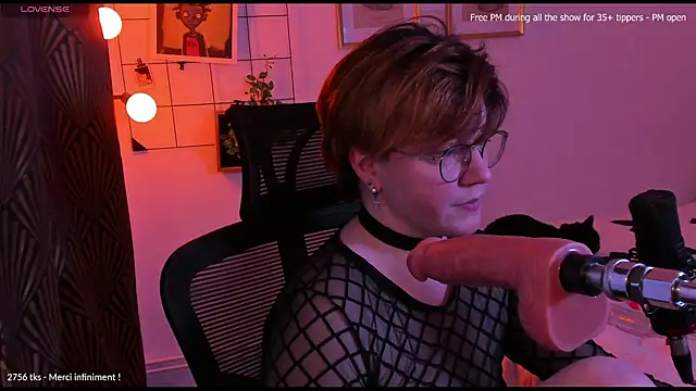 Snapshot of MossPrince chatting on 21, 11, 2025 MossPrince online show from 21, 11, 2025