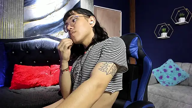 Snapshot of christina_vamp1 chatting on 15, 10, 2025 christina vamp1 online show from 15, 10, 2025