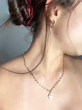 hottiee melannie online show from 26, 4, 2026