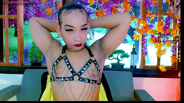 Snapshot of Cristal_Villael chatting on 5, 11, 2025 Cristal Villael online show from 5, 11, 2025