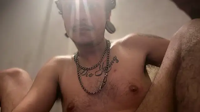 chrisalmeid  online show from 28, 4, 2026