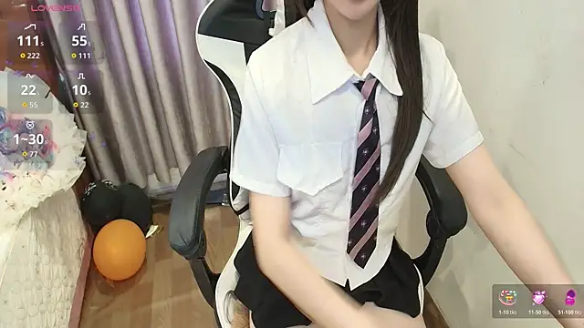 Snapshot of Bae_Gigii chatting on 9, 11, 2025 Bae Gigii online show from 9, 11, 2025