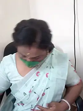 Snapshot of Tamil_Kavitha10 chatting on 5, 10, 2025 Tamil Kavitha10 online show from 5, 10, 2025