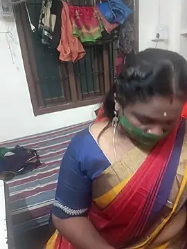 Snapshot of Tamil_Kavitha10 chatting on 28, 10, 2025 Tamil Kavitha10 online show from 28, 10, 2025