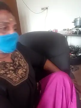 Snapshot of Tamil_Kavitha10 chatting on 13, 11, 2025 Tamil Kavitha10 online show from 13, 11, 2025