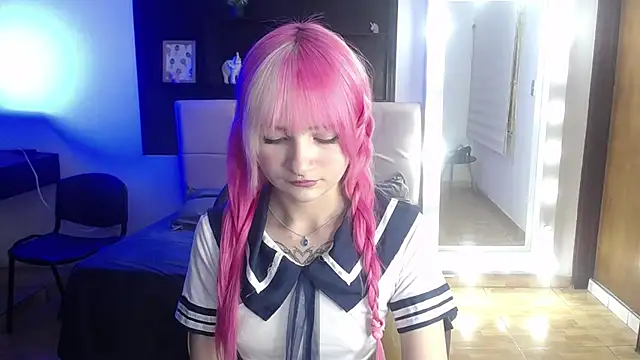  Charlotte Collins  online show from 28, 7, 2026