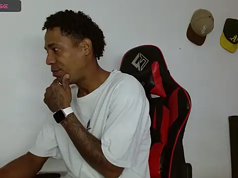 Snapshot of BBC_Black_ chatting on 8, 9, 2025 BBC Black online show from 8, 9, 2025