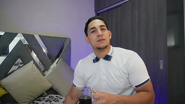 Snapshot of massimo_vidal_ chatting on 27, 9, 2025 massimo vidal online show from 27, 9, 2025