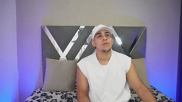 Snapshot of massimo_vidal_ chatting on 1, 10, 2025 massimo vidal online show from 1, 10, 2025