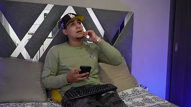 Snapshot of massimo_vidal_ chatting on 15, 10, 2025 massimo vidal online show from 15, 10, 2025