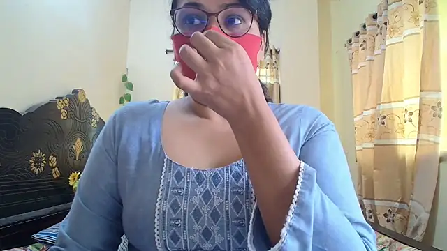 Snapshot of Elena_cruz5 chatting on 5, 5, 2026 Elena cruz5 online show from 5, 5, 2026