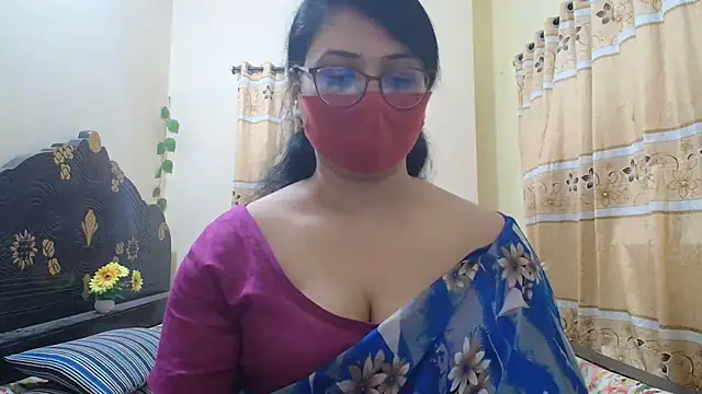 Snapshot of Elena_cruz5 chatting on 7, 5, 2026 Elena cruz5 online show from 7, 5, 2026