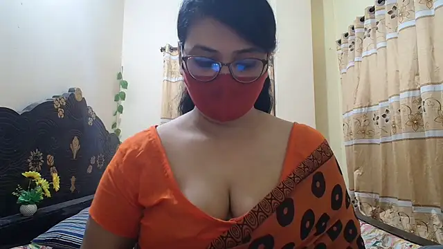 Snapshot of Elena_cruz5 chatting on 13, 5, 2026 Elena cruz5 online show from 13, 5, 2026