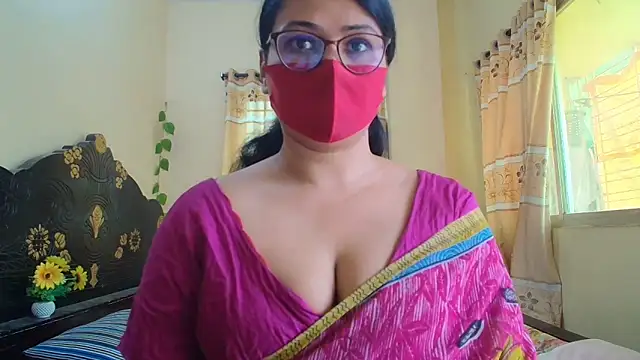 Snapshot of Elena_cruz5 chatting on 17, 5, 2026 Elena cruz5 online show from 17, 5, 2026