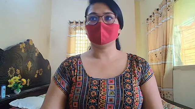 Snapshot of Elena_cruz5 chatting on 5, 6, 2026 Elena cruz5 online show from 5, 6, 2026