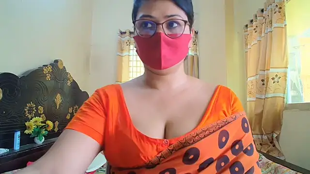 Snapshot of Elena_cruz5 chatting on 6, 6, 2026 Elena cruz5 online show from 6, 6, 2026