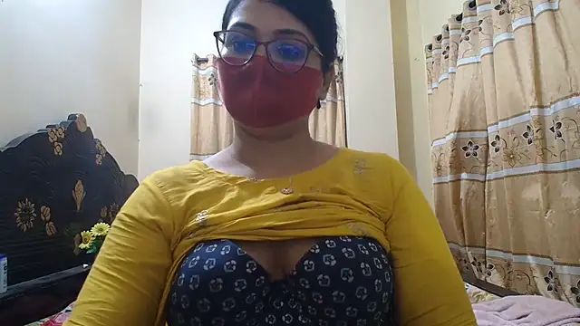 Snapshot of Elena_cruz5 chatting on 7, 6, 2026 Elena cruz5 online show from 7, 6, 2026