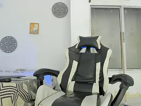 Jax Maliq online show from 23, 9, 2025