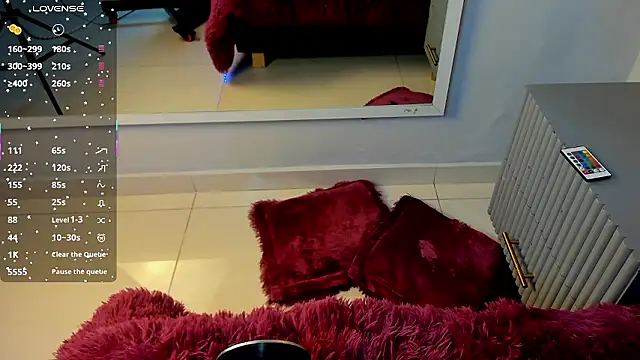 Mia Valentine  online show from 9, 1, 2026