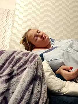 LeoGirlOh online show from 15, 9, 2025