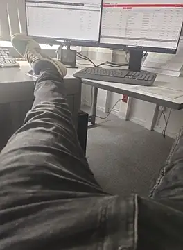 Snapshot of stunning_stallion chatting on 10, 10, 2025 stunning stallion online show from 10, 10, 2025