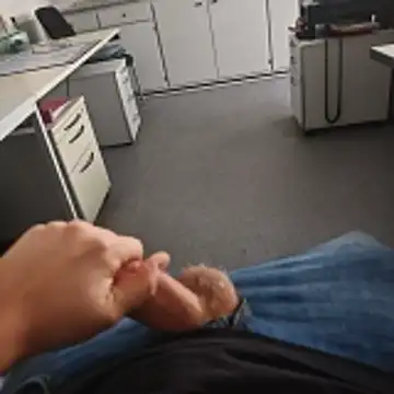 Snapshot of stunning_stallion chatting on 16, 11, 2025 stunning stallion online show from 16, 11, 2025