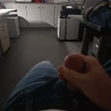 Snapshot of stunning_stallion chatting on 17, 11, 2025 stunning stallion online show from 17, 11, 2025