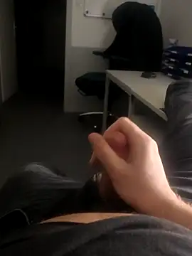 Snapshot of stunning_stallion chatting on 15, 1, 2026 stunning stallion online show from 15, 1, 2026