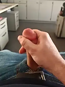 Snapshot of stunning_stallion chatting on 25, 2, 2026 stunning stallion online show from 25, 2, 2026