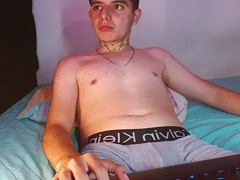 Snapshot of NoahAyala chatting on 27, 11, 2025 NoahAyala online show from 27, 11, 2025