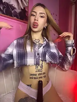 PrettyAshley  online show from 2, 12, 2025