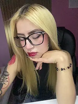 PrettyAshley  online show from 19, 7, 2026