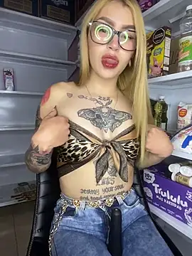 PrettyAshley  online show from 20, 7, 2026